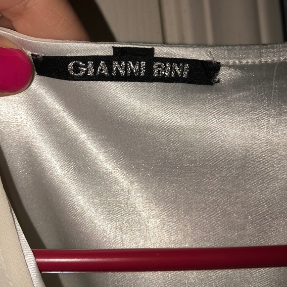 Cute dress! - Picture 3 of 3